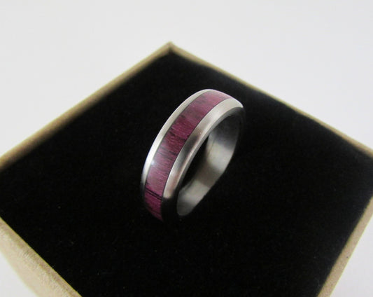 Wooden ring in Purple heart and Titanium.