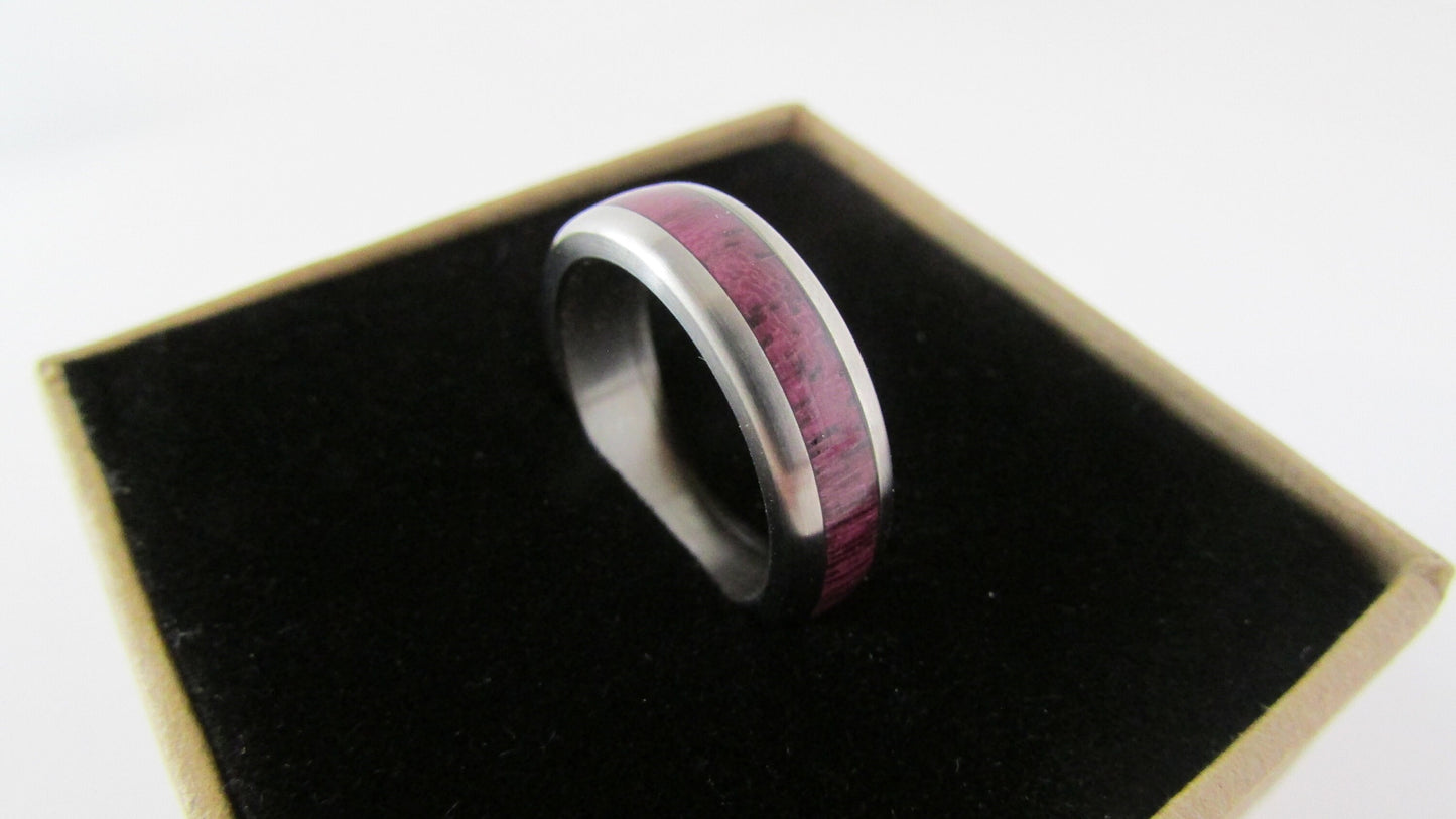 Wooden ring in Purple heart and Titanium.